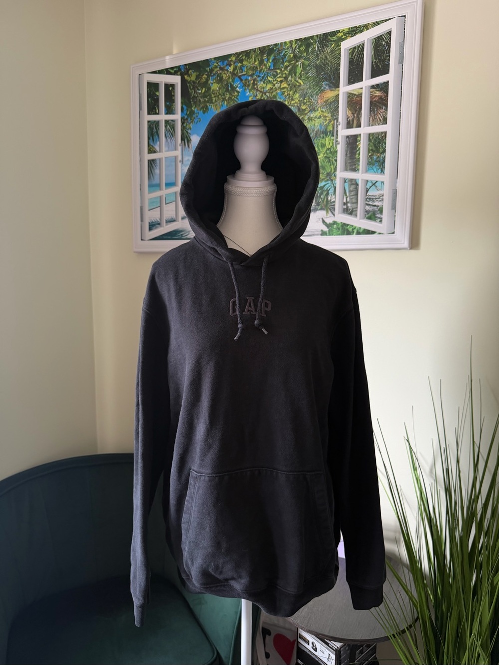 GAP Black Relaxed Mini- Logo Hoodie (Size Medium)